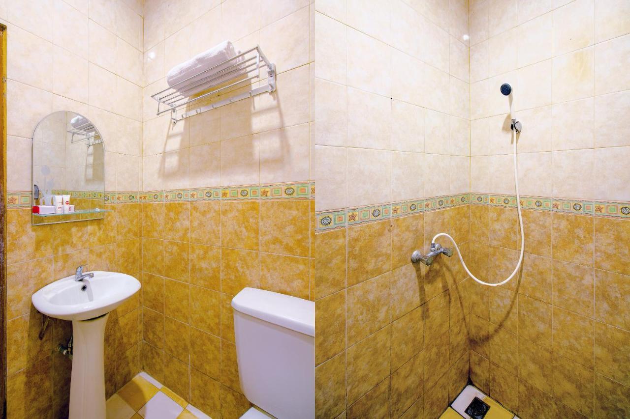 Oyo 1770 Hotel Mawar Saron 2 Kejayan Extérieur photo